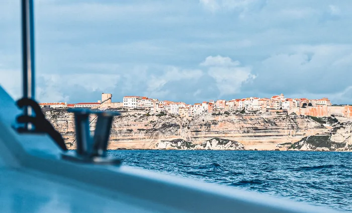 Vue sur Bonifacio depuis la mer